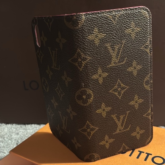 Authentic Louis Vuitton Monogram Brown Phone Case - Picture 8 of 8